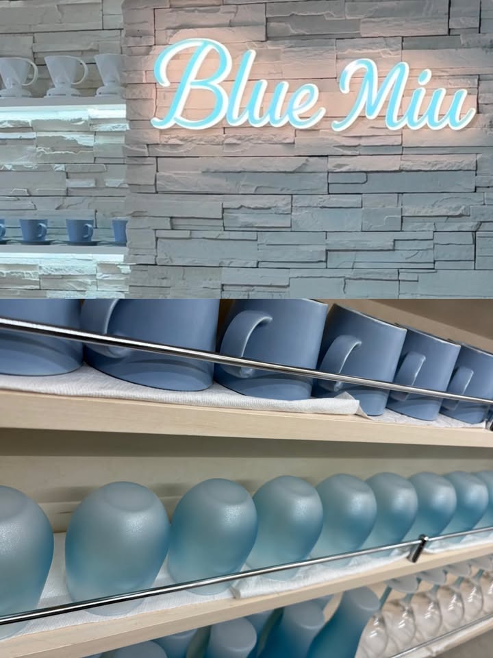About Blue Miu Cafe 3
